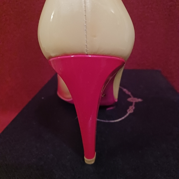 Like NEW PRADA Shoes - ONLY $225! ORIGINALLY $700 - Picture 10 of 15